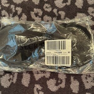 Victoria's Secret Elegant Black Eye Mask